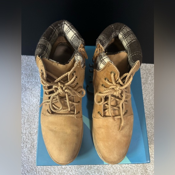 Cliffs by White Mountain Boots size: 9 - Picture 5 of 12